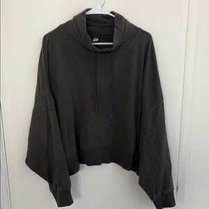 Women's Black Sweatershirt